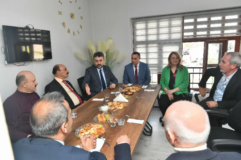 AKK Başkanı Halil İbrahim Yılmaz’dan Ankara Hamburger Pizza Ve Piknik İşletmecileri Odası Başkanlığı’na Seçilen Adem Türk’e Hayırlı Olsun Ziyareti — fotoğraf 5