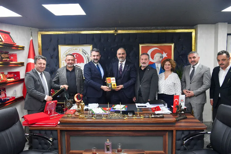 AKK Başkanı Halil İbrahim Yılmaz’dan Tüm Emlakçılar Meslek Esnaf Odası Başkanı Ramazan Burak’a Tebrik Ziyareti — fotoğraf 7