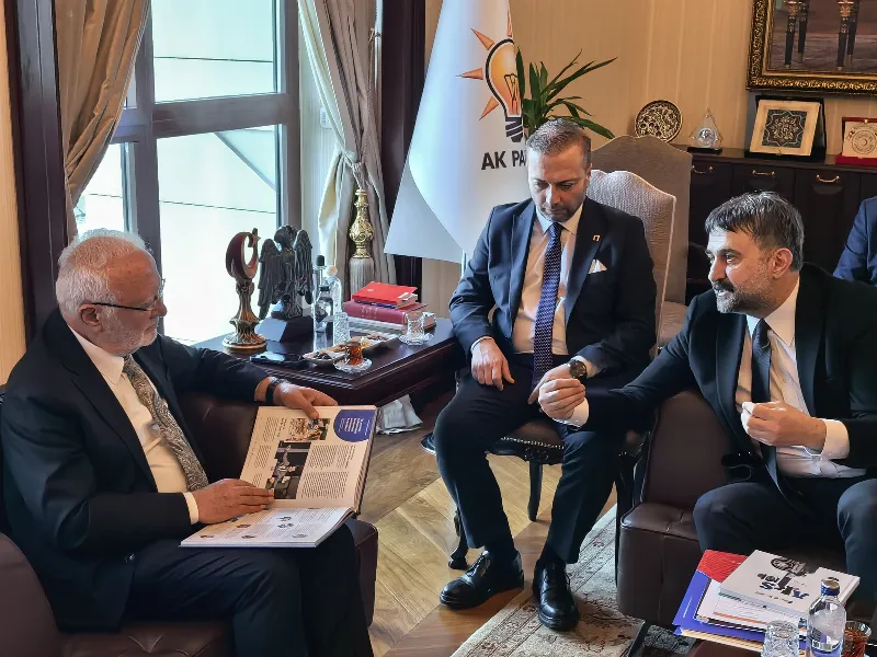 AKK Başkanı Halil İbrahim Yılmaz Ak Parti Genel Başkan Vekili Mustafa Elitaş’ı Ziyaret Etti — fotoğraf 6