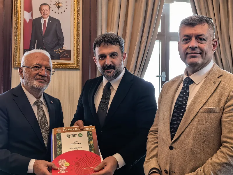 AKK Başkanı Halil İbrahim Yılmaz Ak Parti Genel Başkan Vekili Mustafa Elitaş’ı Ziyaret Etti — fotoğraf 11