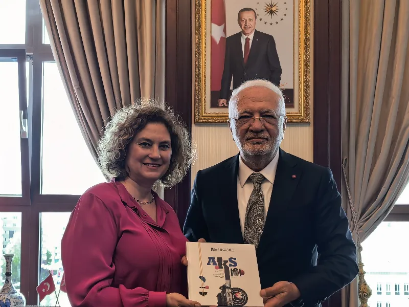 AKK Başkanı Halil İbrahim Yılmaz Ak Parti Genel Başkan Vekili Mustafa Elitaş’ı Ziyaret Etti — fotoğraf 13