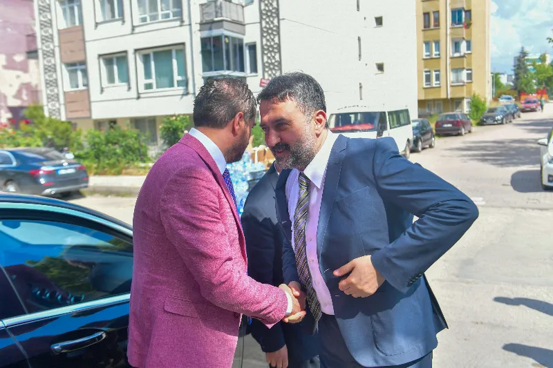 AKK Başkanı Halil İbrahim Yılmaz Ve Beraberindeki Heyet Milli Yol Partisi Genel Başkanı Remzi Çayır’ı Ziyaret Etti — fotoğraf 2
