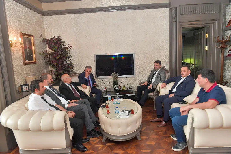 AOSB Başkanı Hüseyin Kutsi Tuncay Ve Beraberindeki Heyet AKK Başkanı Halil İbrahim Yılmaz’ı Makamında Ziyaret Etti — fotoğraf 4