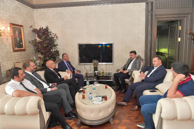 AOSB Başkanı Hüseyin Kutsi Tuncay Ve Beraberindeki Heyet AKK Başkanı Halil İbrahim Yılmaz’ı Makamında Ziyaret Etti — fotoğraf 6
