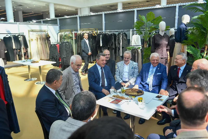 AKK Başkanı Halil İbrahim Yılmaz Hazır Giyim Ve Moda Fuarı Açılışına Katıldı — fotoğraf 8