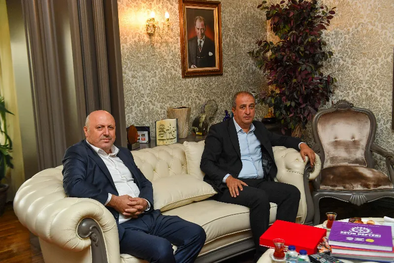 Ankara Servis Aracı İşletmecileri Esnaf Odası Başkanı Tuncay Elmadağlı, Ankara Servis Aracı İşletmecileri Esnaf Odası Başkanvekili Hasan Yıldırım ve Servis Araçları İşletmecileri Esnaf Odası Başkanı İlyas Aktürk AKK Başkanı Halil İbrahim Yı... — fotoğraf 3