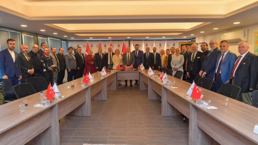 Ankara Kent Konseyi Başkanı Halil İbrahim Yılmaz Zafer Partisi Genel Başkanı Ümit Özdağ’ı Ziyaret Etti — fotoğraf 2