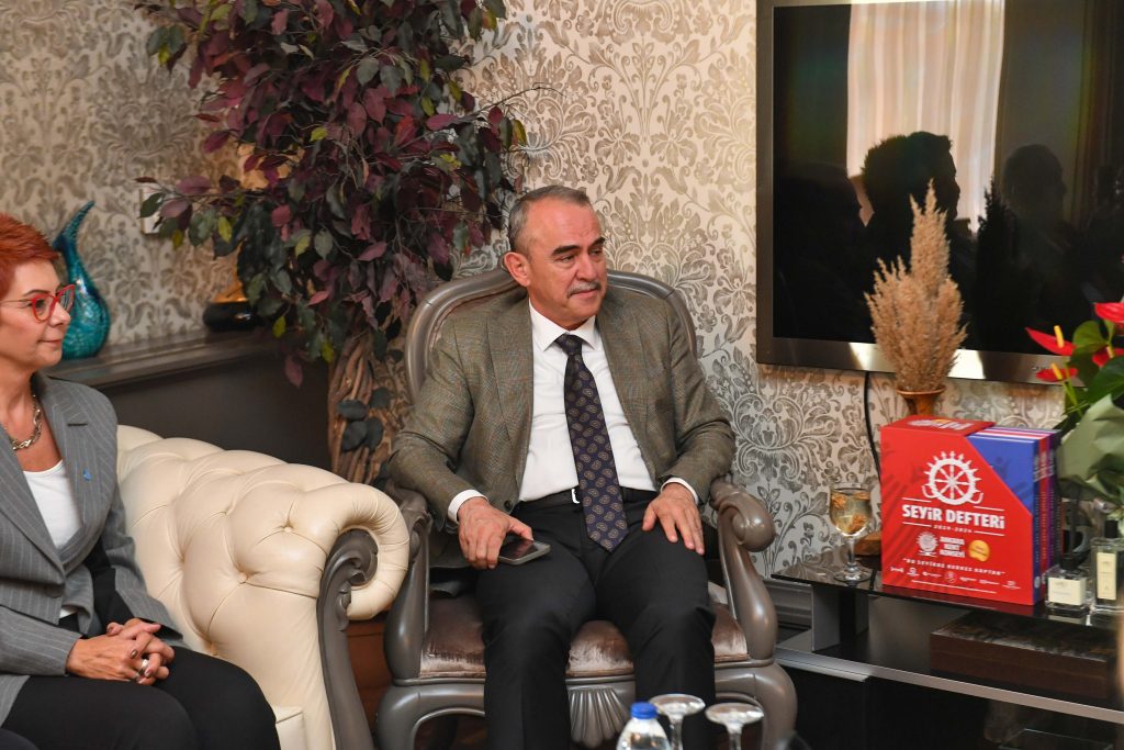 AKK Başkanı Halil İbrahim Yılmaz, Deva Partisi Ankara İl Başkanı Fatma Elçin Gülören Ve Milletvekili Sadullah Ergini’i Ağırladı — fotoğraf 2