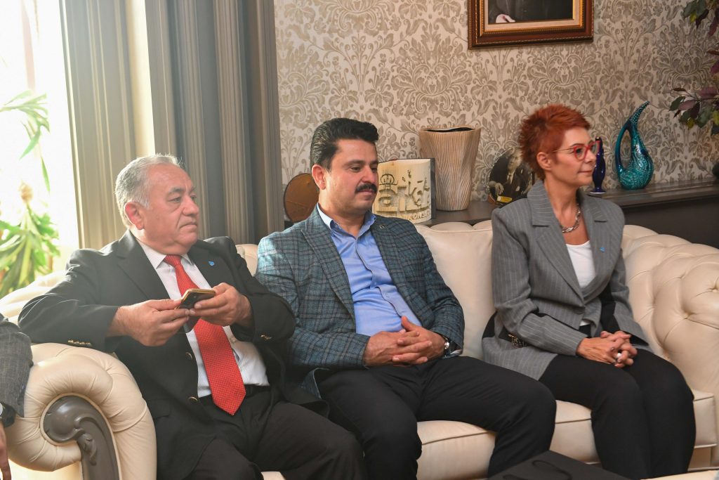 AKK Başkanı Halil İbrahim Yılmaz, Deva Partisi Ankara İl Başkanı Fatma Elçin Gülören Ve Milletvekili Sadullah Ergini’i Ağırladı — fotoğraf 3