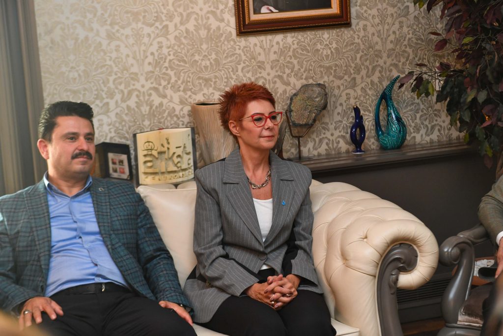AKK Başkanı Halil İbrahim Yılmaz, Deva Partisi Ankara İl Başkanı Fatma Elçin Gülören Ve Milletvekili Sadullah Ergini’i Ağırladı — fotoğraf 4