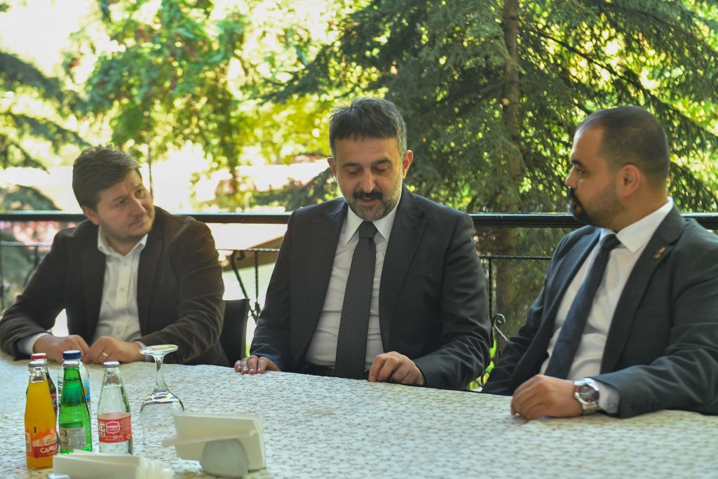 AKK Başkanı Halil İbrahim Yılmaz Zafer Partisi Ankara İl Başkanlığı Heyetini Ağırladı — fotoğraf 4