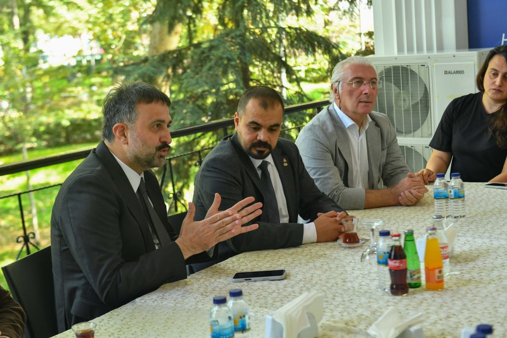 AKK Başkanı Halil İbrahim Yılmaz Zafer Partisi Ankara İl Başkanlığı Heyetini Ağırladı — fotoğraf 6