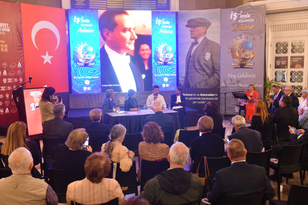 AKK’de “Cumhuriyet, Uygarlık ve Eğitim Sempozyumu” Eğitim Dünyası Işık Tuttu — fotoğraf 2