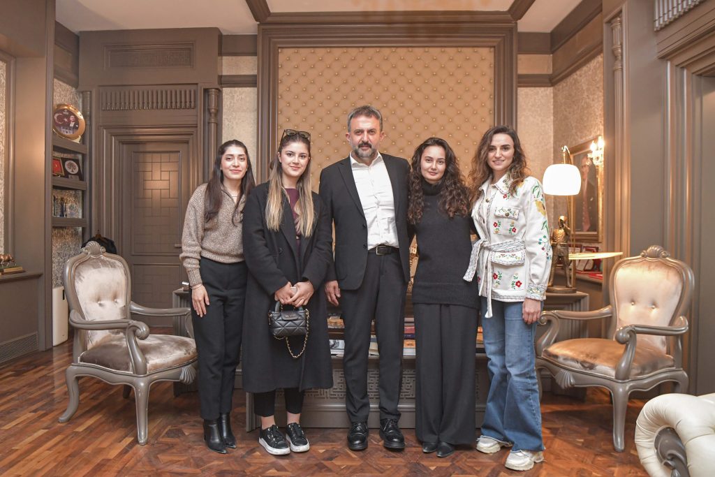 Özyeğin Üniversitesi İdealist Hukukçular Kulübü’nden AKK Başkanı Halil İbrahim Yılmaz’a Ziyaret — fotoğraf 2