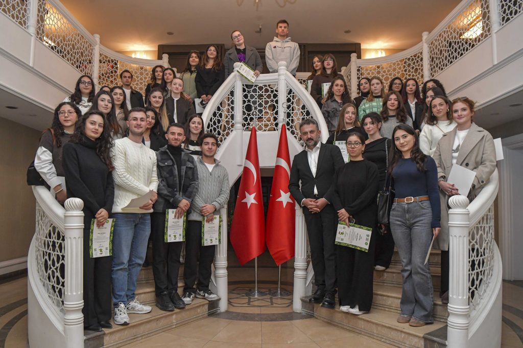 Özyeğin Üniversitesi İdealist Hukukçular Kulübü’nden AKK Başkanı Halil İbrahim Yılmaz’a Ziyaret — fotoğraf 30