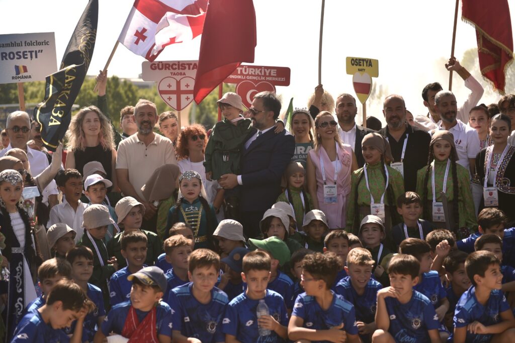 Çocuklar ve Halil İbrahim Yılmaz — fotoğraf 3