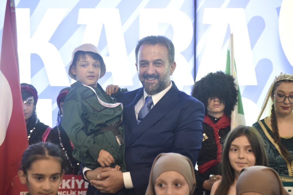 Çocuklar ve Halil İbrahim Yılmaz — fotoğraf 5