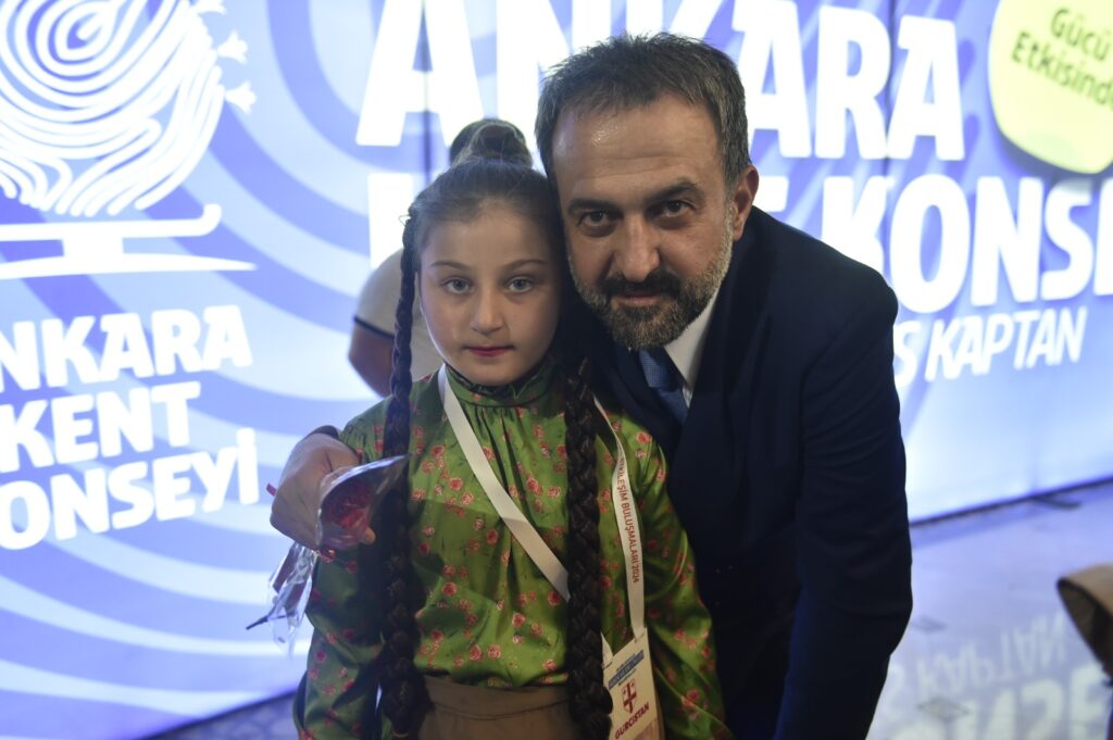 Çocuklar ve Halil İbrahim Yılmaz — fotoğraf 8