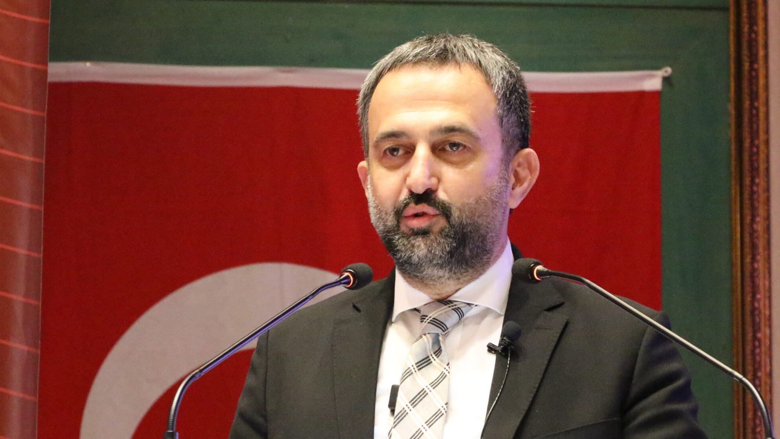 Engelli vatandaşlarımızın haklarını her daim savunmalı, topluma entegre olmalarını sağlamalıyız