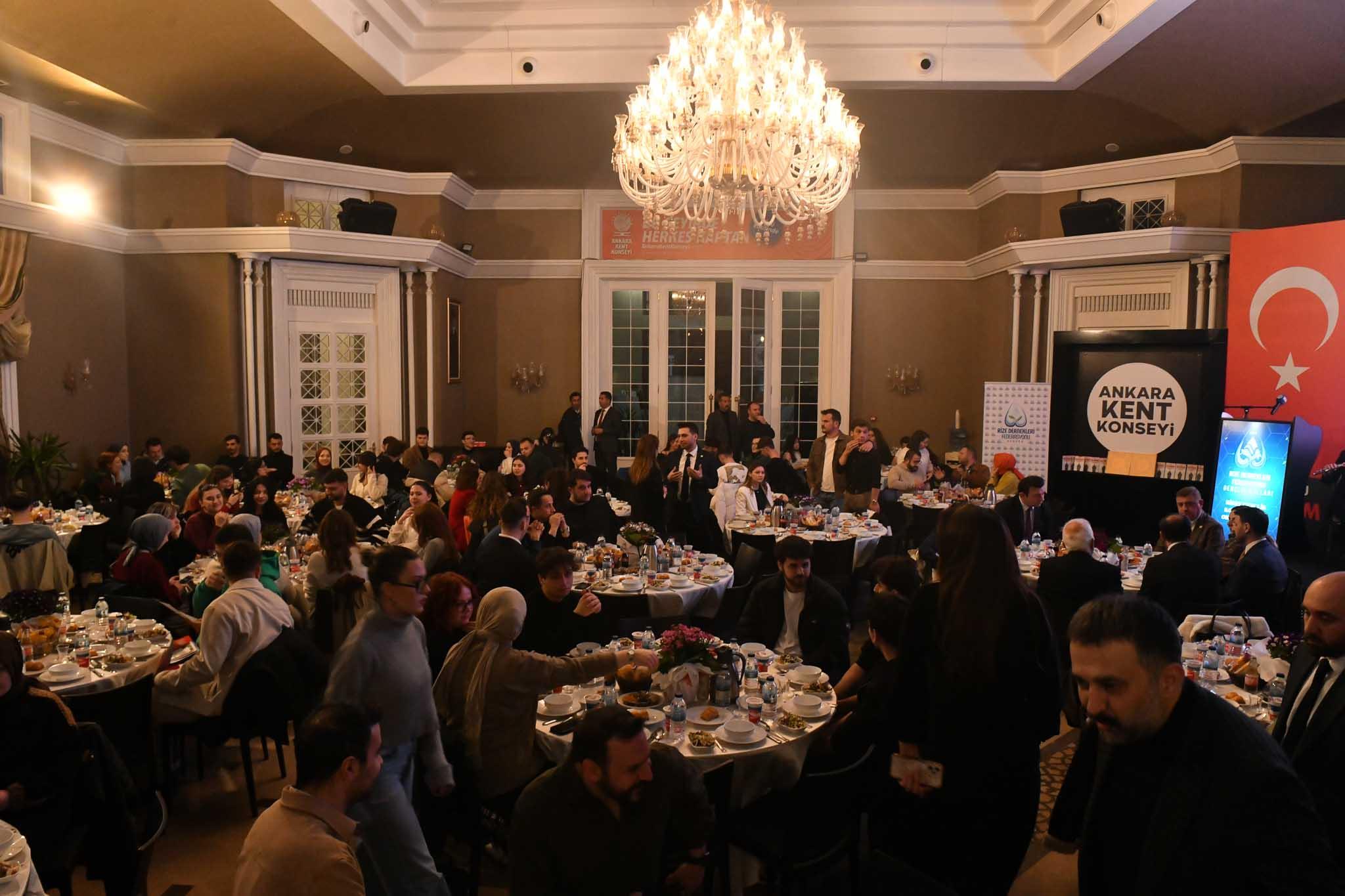 Halil İbrahim Yılmaz Rizeli Öğrencilerle İftar Programında Buluştu