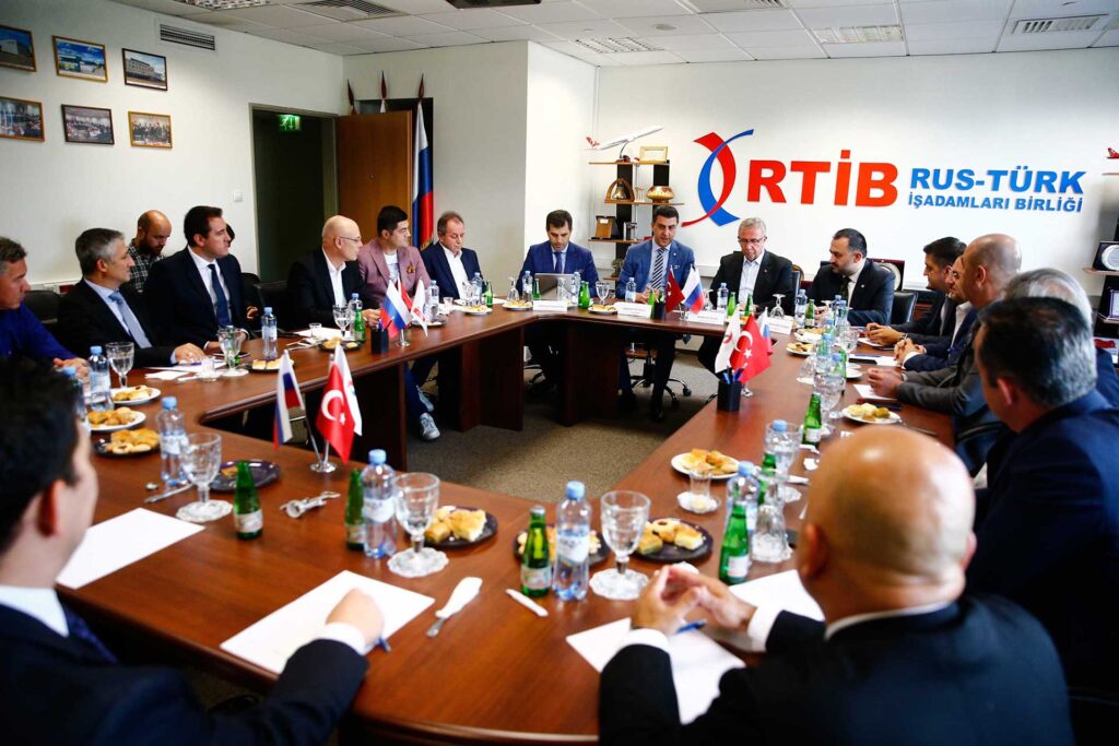 Halil İbrahim Yılmaz ve Mansur Yavaş, Moskova Kentsel Forumu’nda — fotoğraf 5
