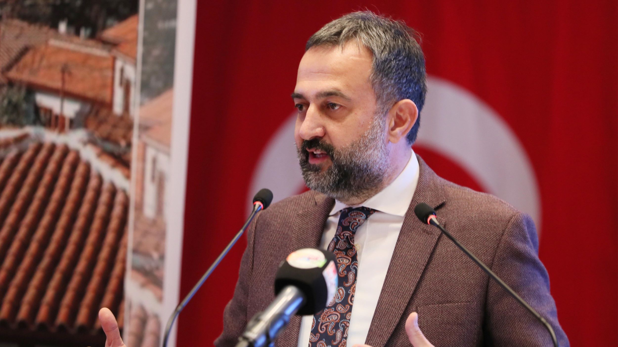 Herkes, ikamet ettiği beldenin hemşehrisidir…