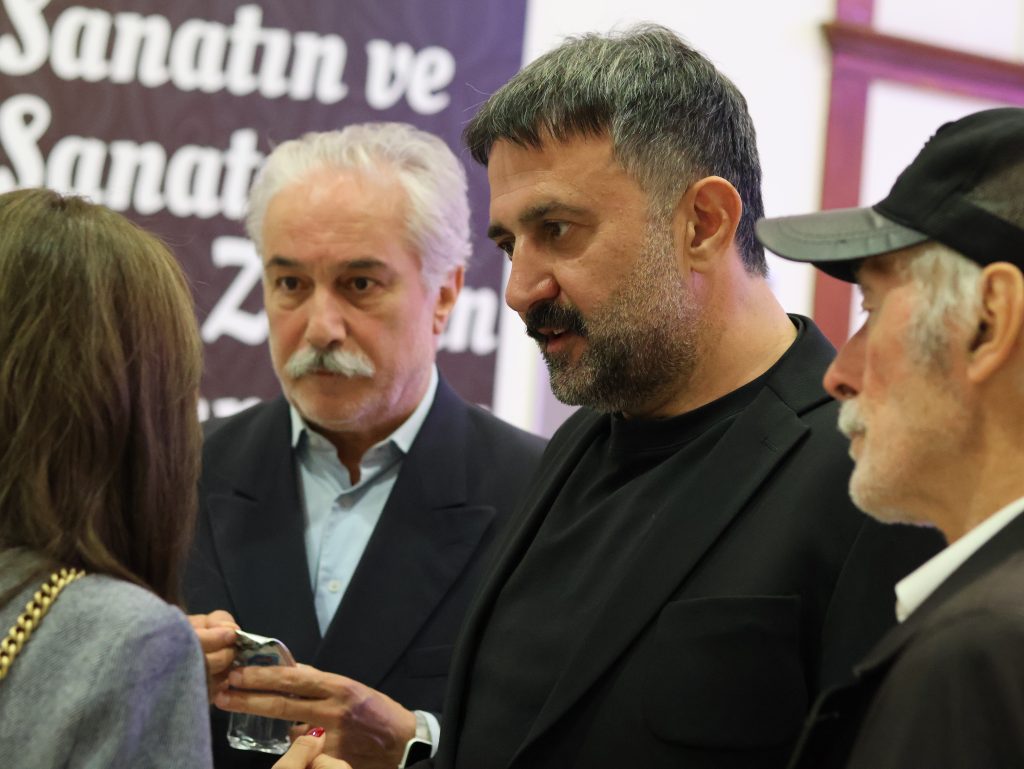 25 Yıllık Sanat Yolculuğunda… Perde Yeniden Açıldı! — fotoğraf 6