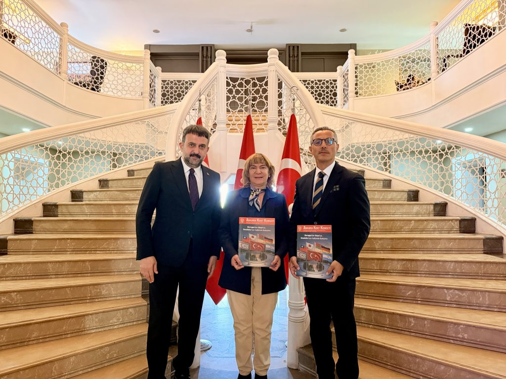 Ankara Üniversitesi’nden Prof. Dr. Timur Gültekin AKK Başkanı Halil İbrahim Yılmaz’ı Makamında Ziyaret Etti — fotoğraf 2