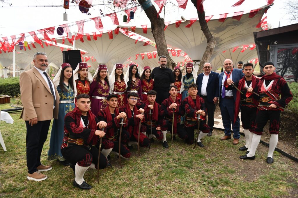 2025’in Son İftarında Sivil Toplum Kuruluşlarının Temsilcileri, Gençler, Sporcular ve Bürokratlar AKK’nin Dostluk Sofrasında Buluştu — fotoğraf 2
