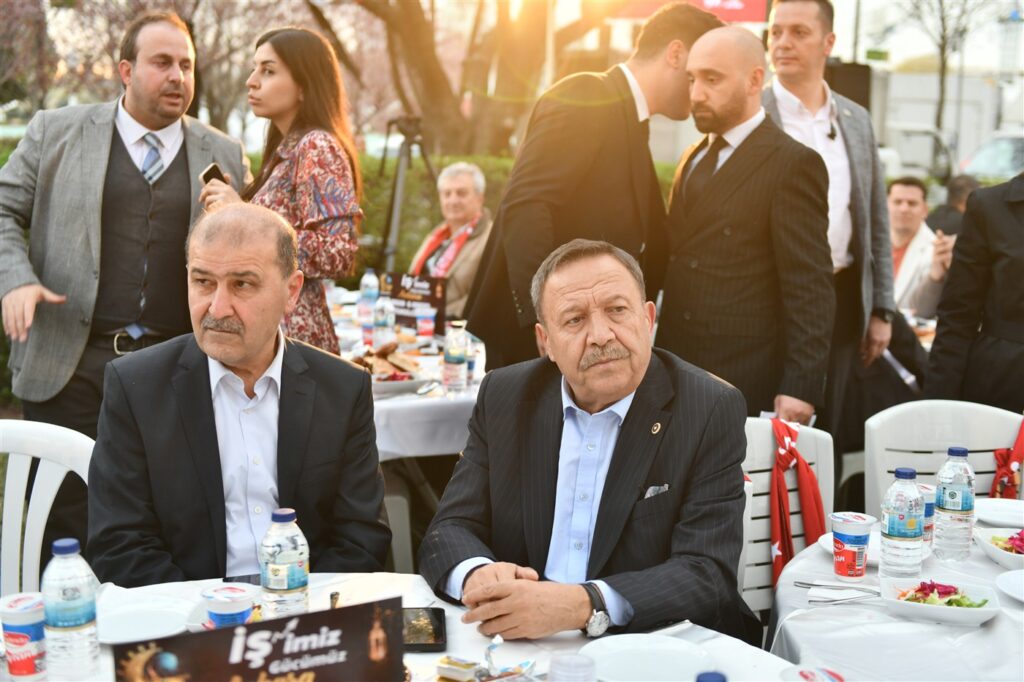 2025’in Son İftarında Sivil Toplum Kuruluşlarının Temsilcileri, Gençler, Sporcular ve Bürokratlar AKK’nin Dostluk Sofrasında Buluştu — fotoğraf 11