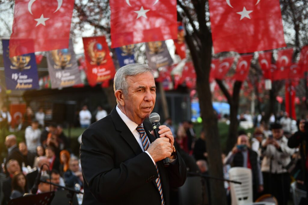 2025’in Son İftarında Sivil Toplum Kuruluşlarının Temsilcileri, Gençler, Sporcular ve Bürokratlar AKK’nin Dostluk Sofrasında Buluştu — fotoğraf 14