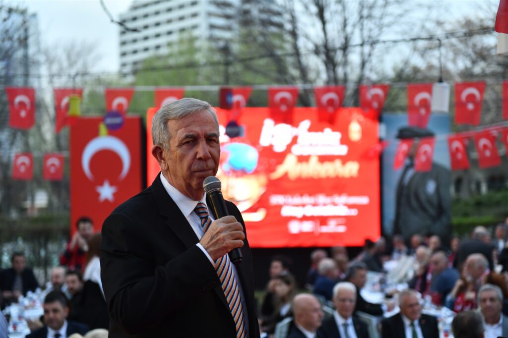 2025’in Son İftarında Sivil Toplum Kuruluşlarının Temsilcileri, Gençler, Sporcular ve Bürokratlar AKK’nin Dostluk Sofrasında Buluştu — fotoğraf 15