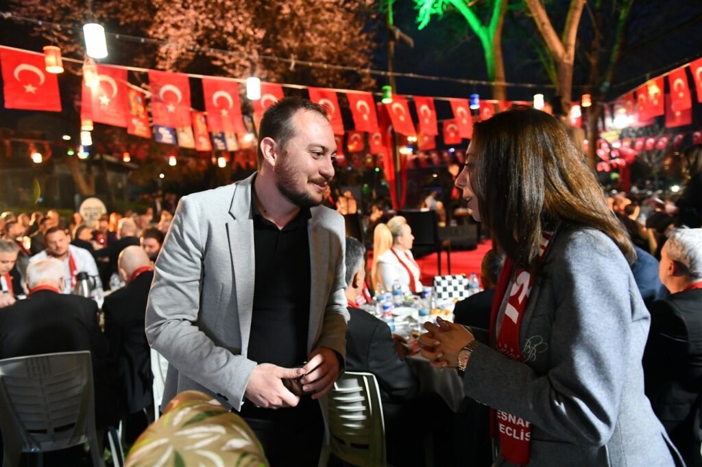 2025’in Son İftarında Sivil Toplum Kuruluşlarının Temsilcileri, Gençler, Sporcular ve Bürokratlar AKK’nin Dostluk Sofrasında Buluştu — fotoğraf 34