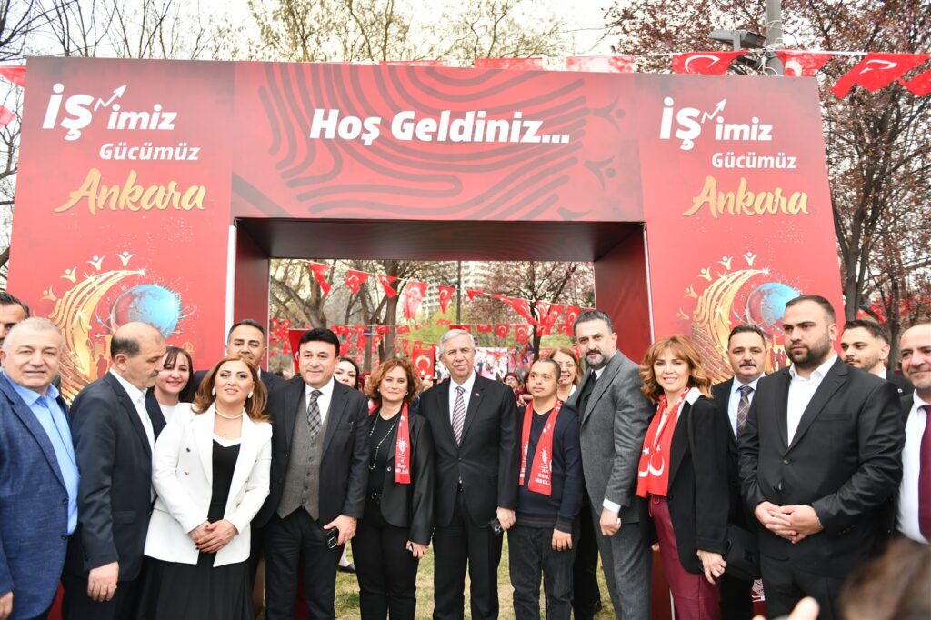 2025’in Son İftarında Sivil Toplum Kuruluşlarının Temsilcileri, Gençler, Sporcular ve Bürokratlar AKK’nin Dostluk Sofrasında Buluştu — fotoğraf 6