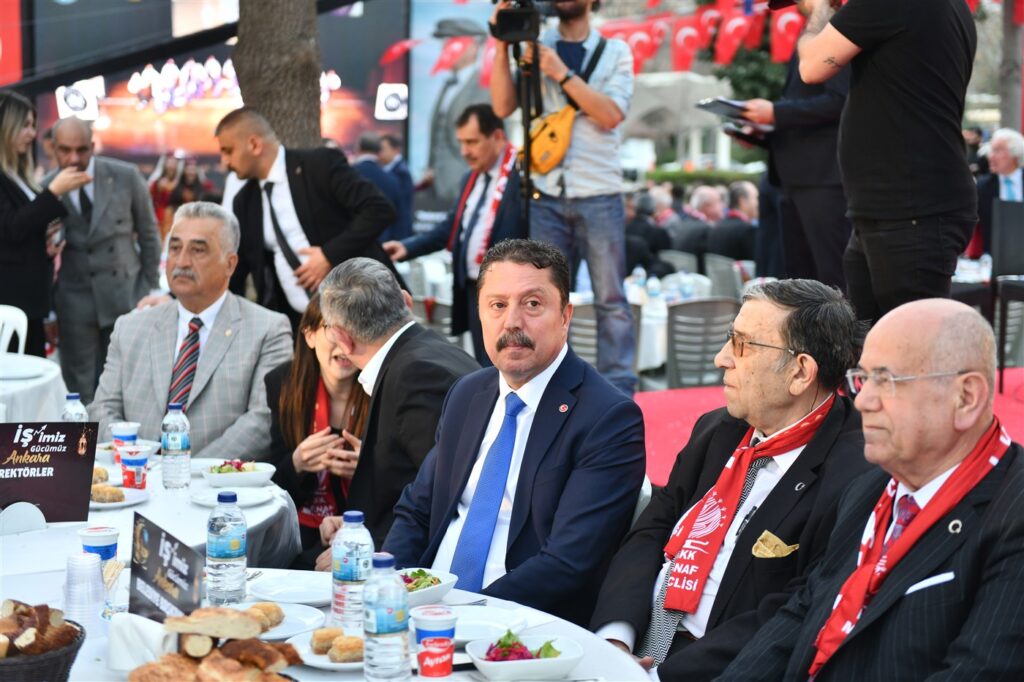 2025’in Son İftarında Sivil Toplum Kuruluşlarının Temsilcileri, Gençler, Sporcular ve Bürokratlar AKK’nin Dostluk Sofrasında Buluştu — fotoğraf 8