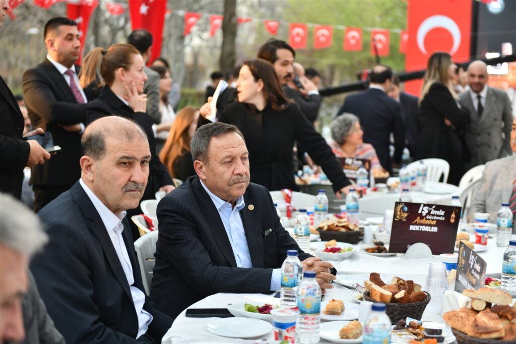 2025’in Son İftarında Sivil Toplum Kuruluşlarının Temsilcileri, Gençler, Sporcular ve Bürokratlar AKK’nin Dostluk Sofrasında Buluştu — fotoğraf 10
