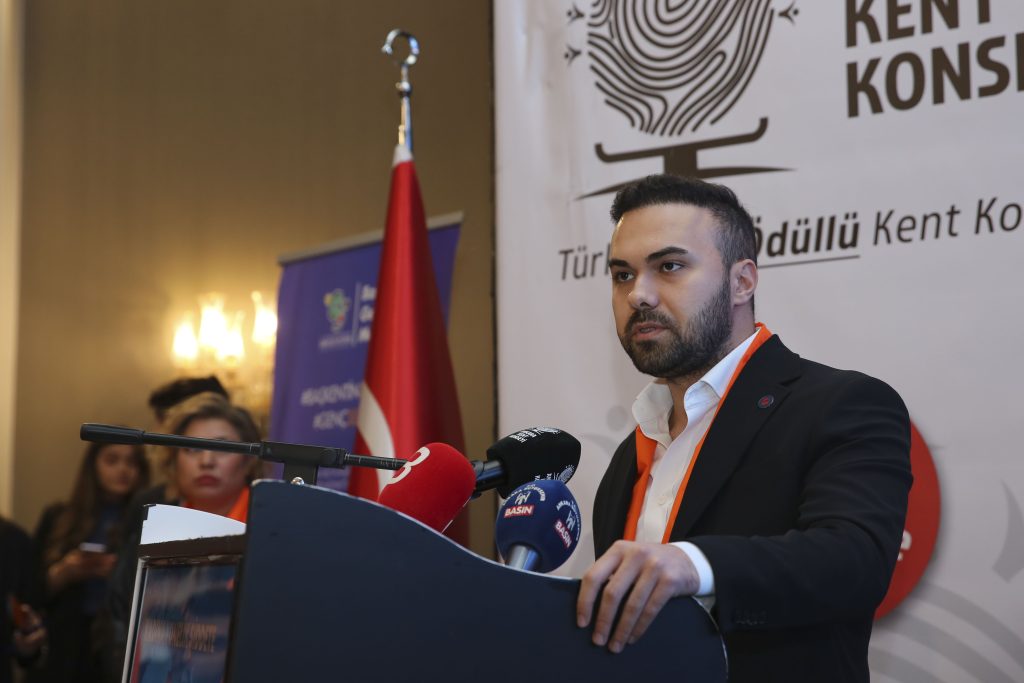 AKK’de Kadına Yönelik Şiddete Karşı Anlamlı Farkındalık: Turuncu Balonlar Gökyüzüne Bırakıldı! — fotoğraf 6