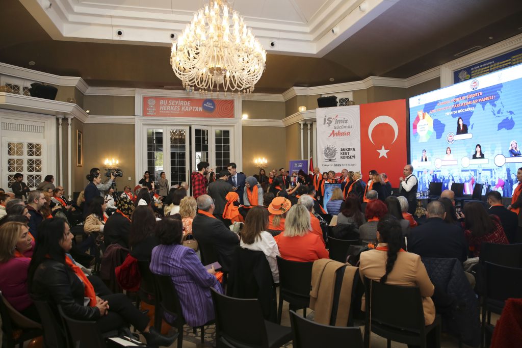 AKK’de Kadına Yönelik Şiddete Karşı Anlamlı Farkındalık: Turuncu Balonlar Gökyüzüne Bırakıldı! — fotoğraf 10