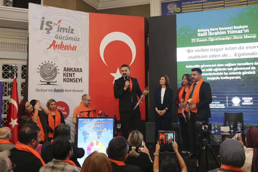 AKK’de Kadına Yönelik Şiddete Karşı Anlamlı Farkındalık: Turuncu Balonlar Gökyüzüne Bırakıldı! — fotoğraf 17