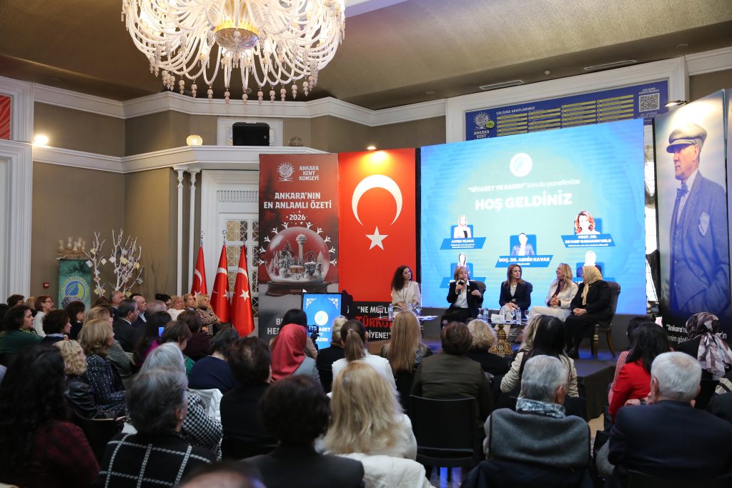 AKK’de “Siyaset ve Kadın” Paneli: “Kadının Olduğu Yerde Eşit Temsil, Güçlü Demokrasi” — fotoğraf 14