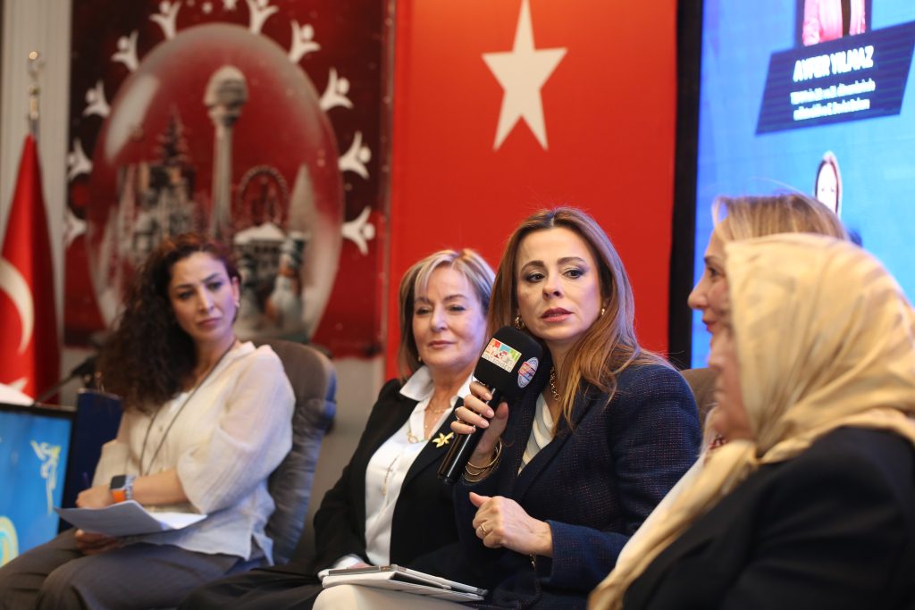 AKK’de “Siyaset ve Kadın” Paneli: “Kadının Olduğu Yerde Eşit Temsil, Güçlü Demokrasi” — fotoğraf 16