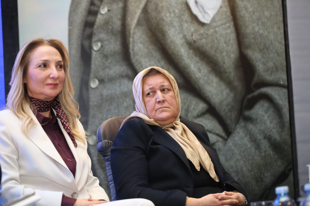 AKK’de “Siyaset ve Kadın” Paneli: “Kadının Olduğu Yerde Eşit Temsil, Güçlü Demokrasi” — fotoğraf 17