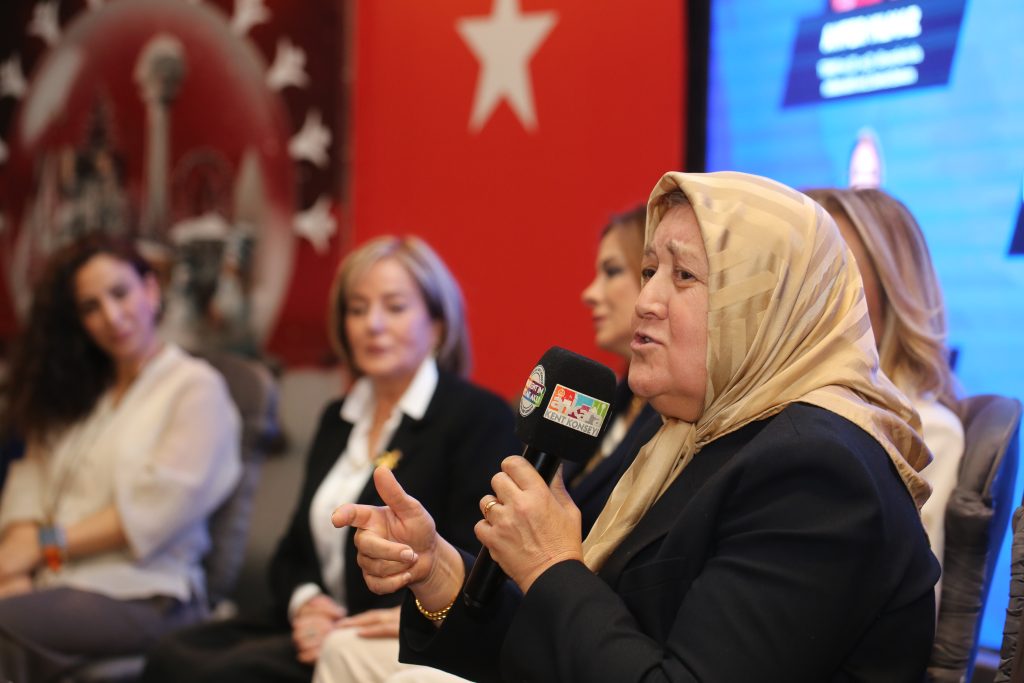 AKK’de “Siyaset ve Kadın” Paneli: “Kadının Olduğu Yerde Eşit Temsil, Güçlü Demokrasi” — fotoğraf 22