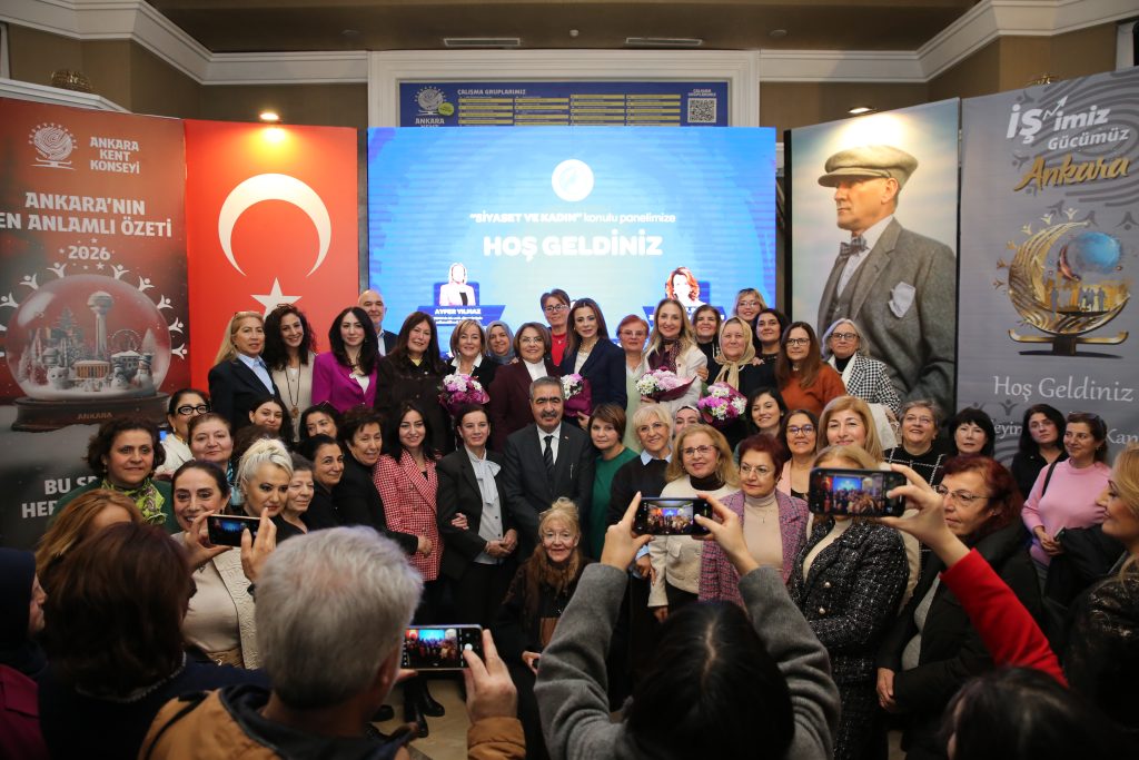 AKK’de “Siyaset ve Kadın” Paneli: “Kadının Olduğu Yerde Eşit Temsil, Güçlü Demokrasi” — fotoğraf 27