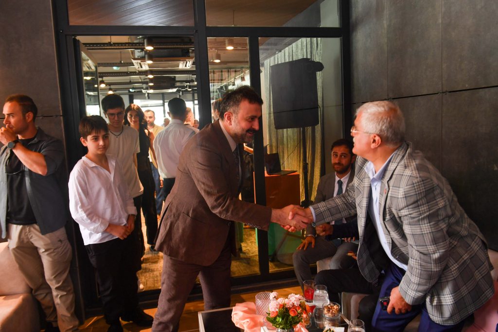 AKK Başkanı Halil İbrahim Yılmaz, Teklifim Gelsin’in Yeni Hizmet Ofisi Açılışına Katıldı — fotoğraf 3