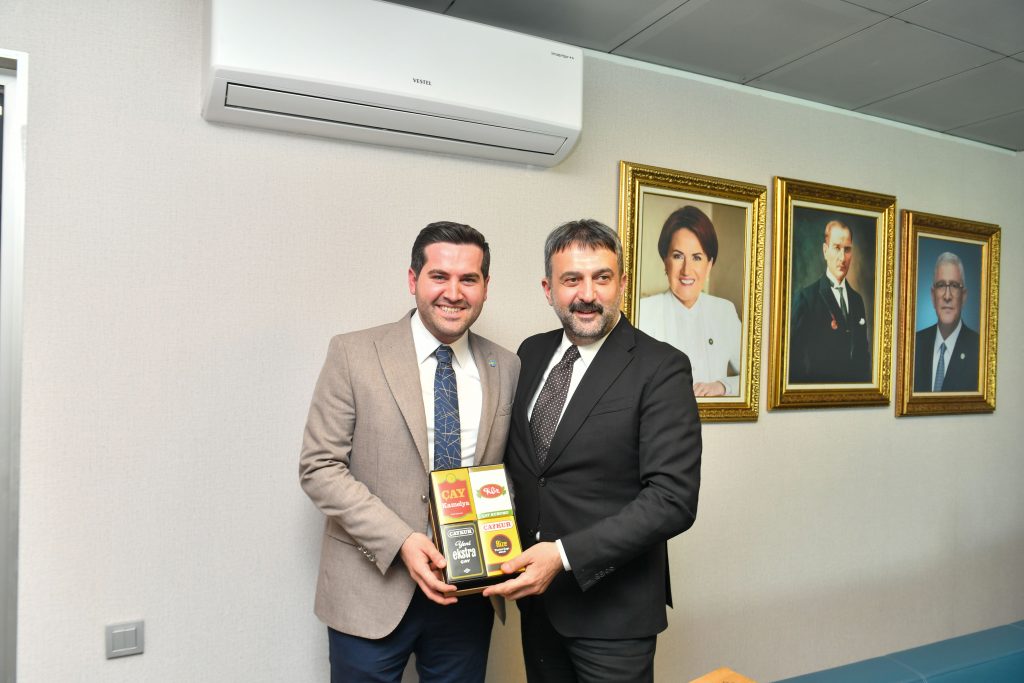 AKK Başkanı Halil İbrahim Yılmaz Ve Beraberindeki Heyet İyi Parti Genel Başkanı Müsavat Dervişoğlu’nu Ziyaret Etti — fotoğraf 8