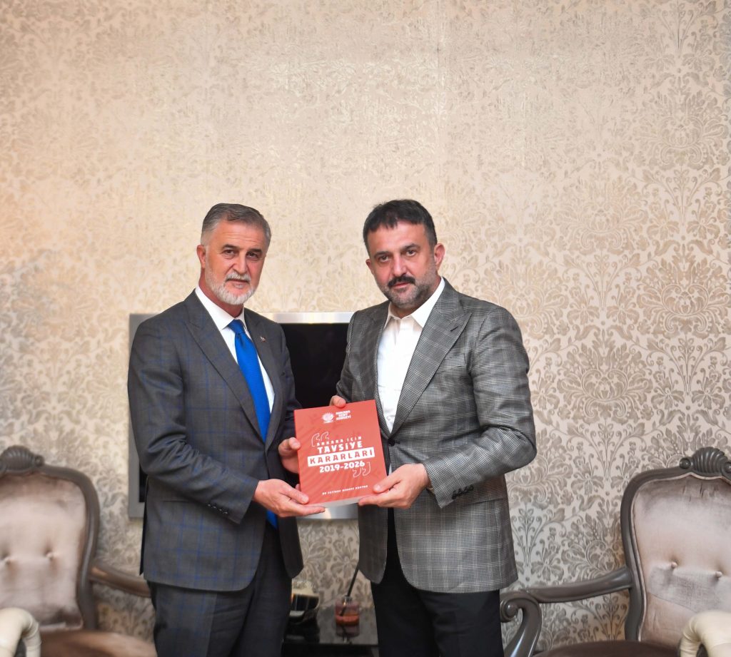 AKK Başkanı Halil İbrahim Yılmaz Şehiriçi Özel Halk Otobüsçüler Odası Başkanı Ercan Soydaş’ı Ağırladı — fotoğraf 6