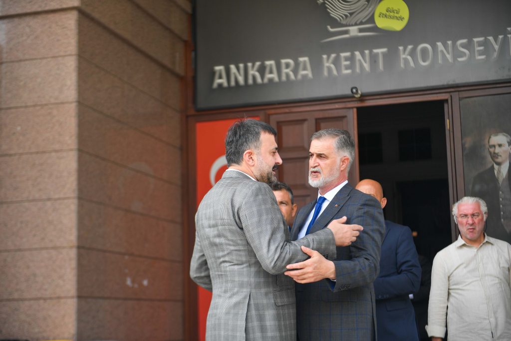 AKK Başkanı Halil İbrahim Yılmaz Şehiriçi Özel Halk Otobüsçüler Odası Başkanı Ercan Soydaş’ı Ağırladı — fotoğraf 9