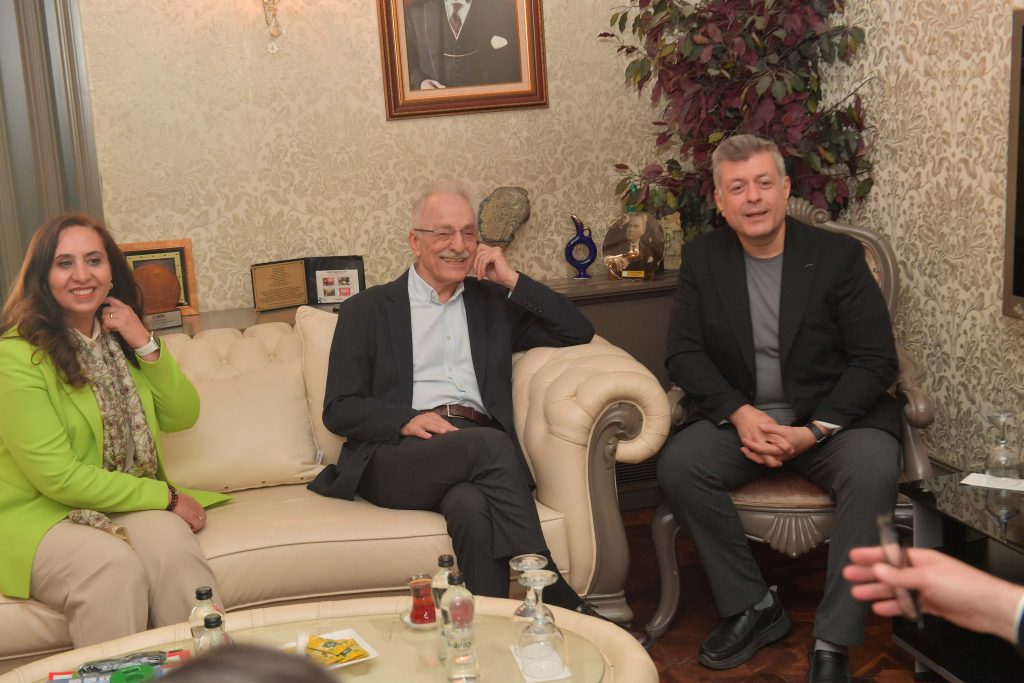 AKK Türk Siyasetinin Mihenk Taşlarından Murat Karayalçın’ı Ağırladı — fotoğraf 7