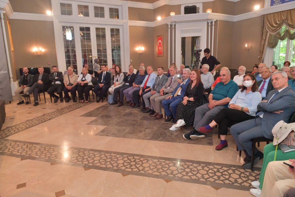 AKK Türk Siyasetinin Mihenk Taşlarından Murat Karayalçın’ı Ağırladı — fotoğraf 13